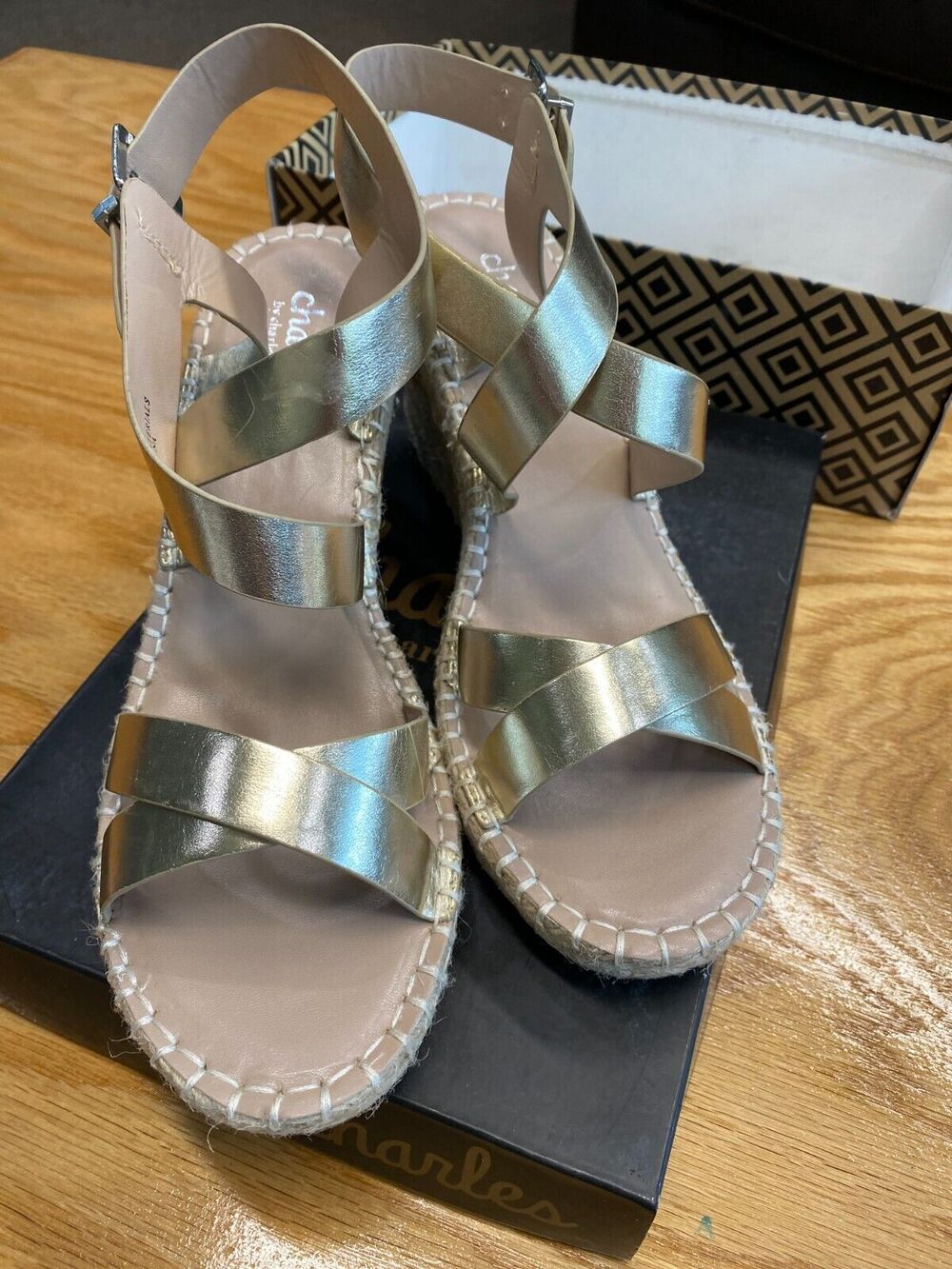 Charles by Charles David Sandals Women's 10 M Golden Slip On Open Top Comfort S9